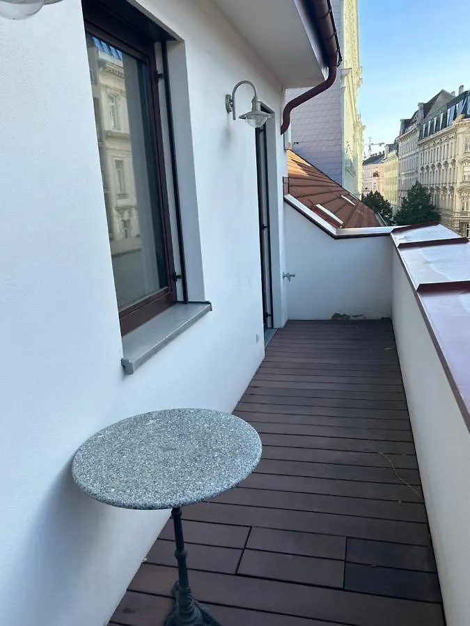 Apartment Vienna 56 0*,